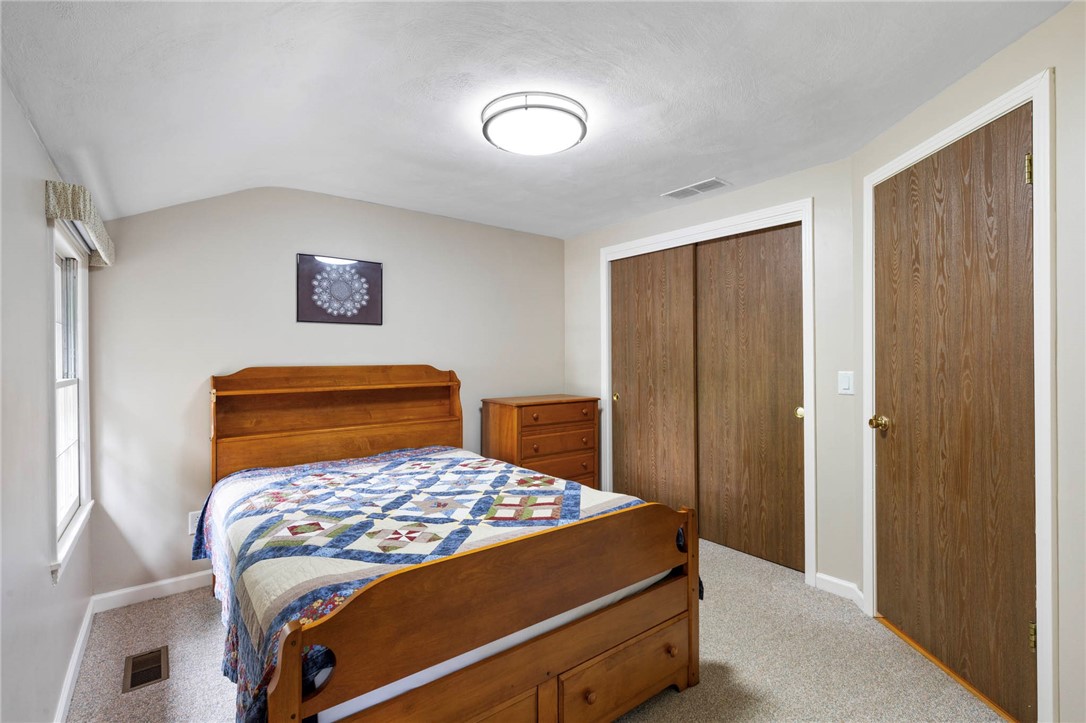 693 Ashdon Circle Webster, NY 14580 - Photo 30 of 50 second bedroom