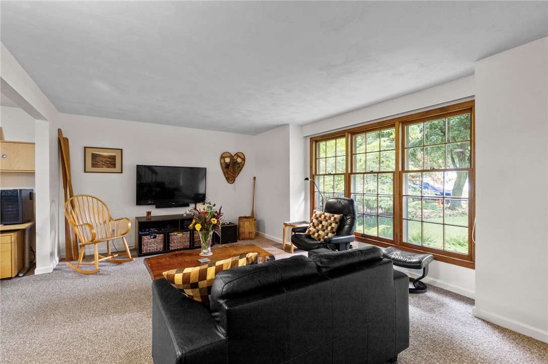 693 Ashdon Circle Webster, NY 14580 - Photo 5 of 50 Formal living room