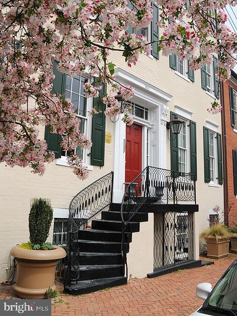 603 Queen Street, Unit 2 Alexandria, VA 22314 - Photo 1 of 29 Exterior (Front)