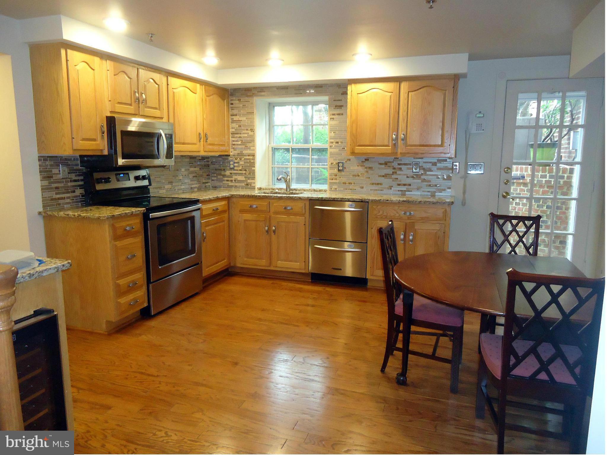 603 Queen Street, Unit 2 Alexandria, VA 22314 - Photo 11 of 29 Kitchen