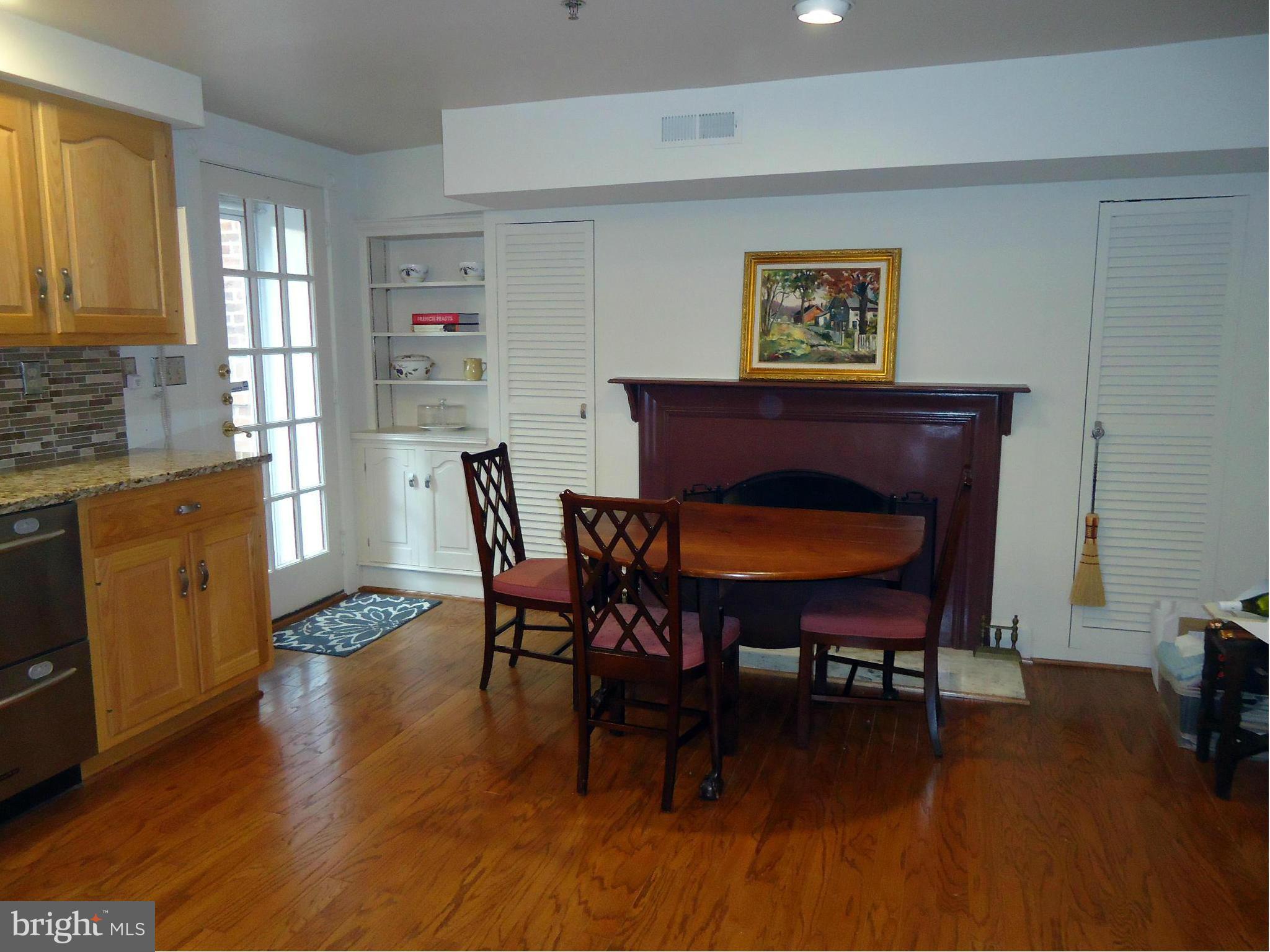 603 Queen Street, Unit 2 Alexandria, VA 22314 - Photo 13 of 29 Kitchen