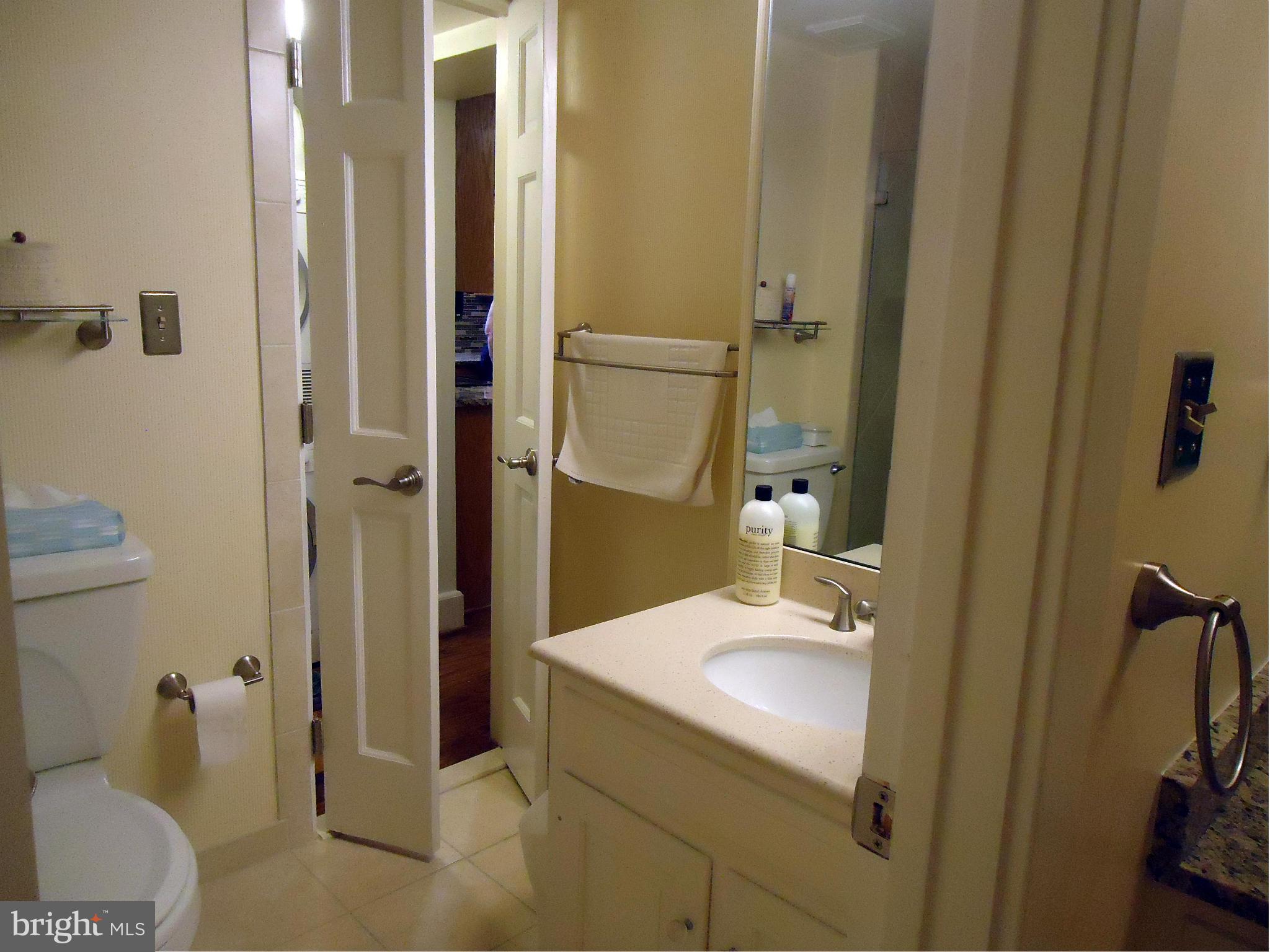 603 Queen Street, Unit 2 Alexandria, VA 22314 - Photo 17 of 29 Bath