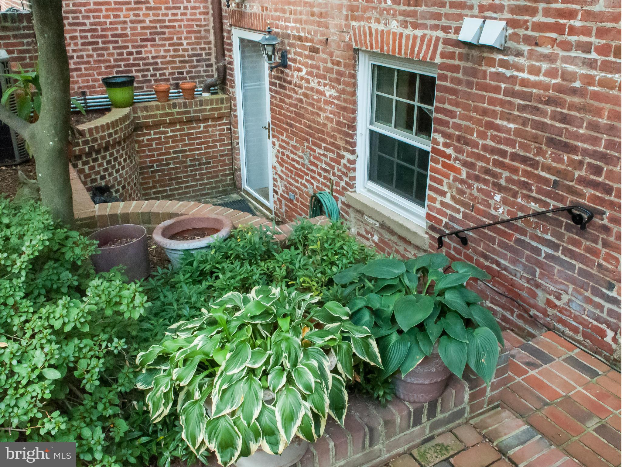 603 Queen Street, Unit 2 Alexandria, VA 22314 - Photo 19 of 29 Common Area
