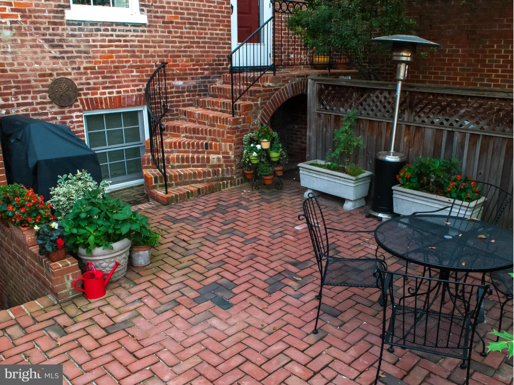 603 Queen Street, Unit 2 Alexandria, VA 22314 - Photo 21 of 29 Common Patio Area