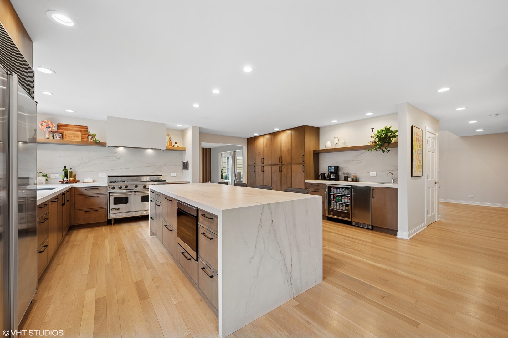 1115 Hunter Road Glenview, IL 60025 - Photo 4 of 34