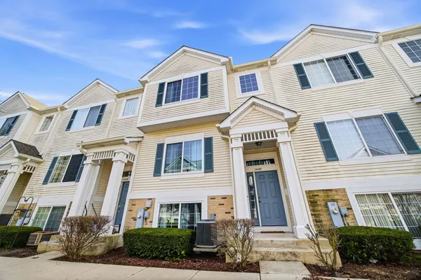 $330,000 | 140 Enclave Circle, Unit C, Bolingbrook, IL 60440