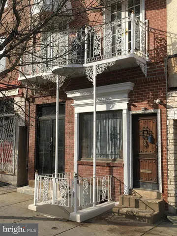 $2,000 | 433 West Girard Avenue, Unit 2, Philadelphia, PA 19123
