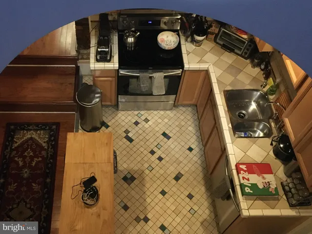 $2,000 | 433 West Girard Avenue, Unit 2, Philadelphia, PA 19123