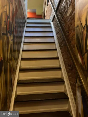 $2,000 | 433 West Girard Avenue, Unit 2, Philadelphia, PA 19123