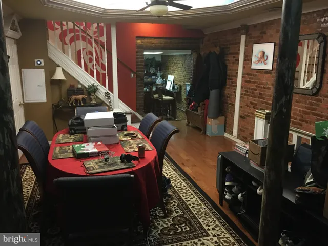 $2,000 | 433 West Girard Avenue, Unit 2, Philadelphia, PA 19123