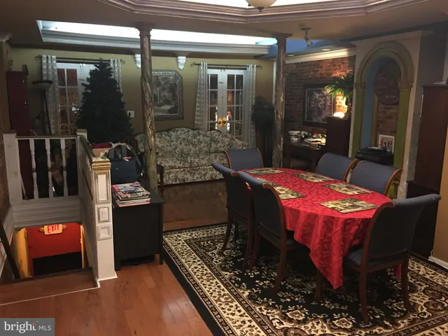 $2,000 | 433 West Girard Avenue, Unit 2, Philadelphia, PA 19123