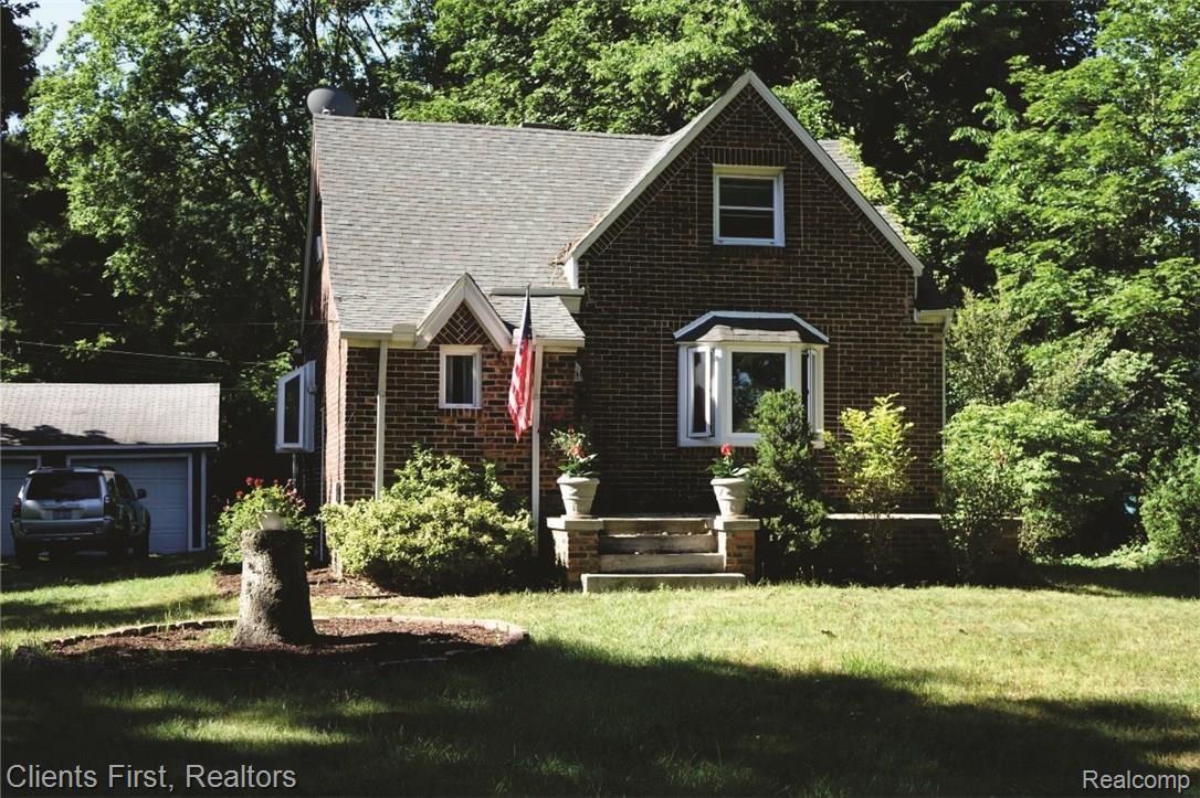 920 Savage Road Belleville, MI 48111 - Photo 1 of 22 2.jpg