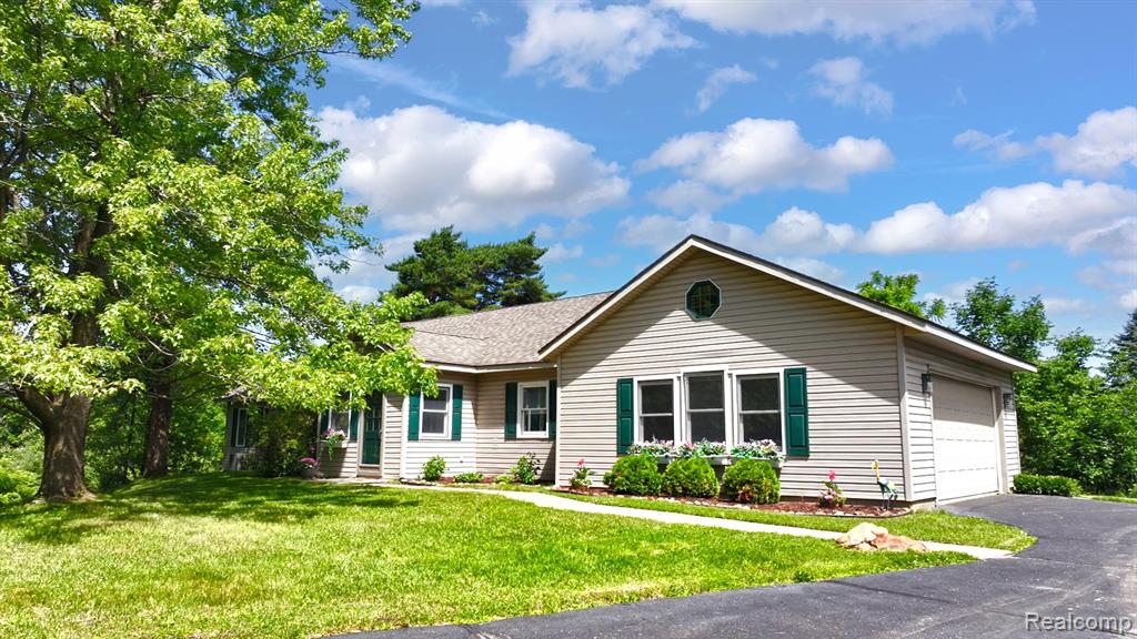 5370 Whipple Lake Road Clarkston, MI 48348 - Photo 31 of 51