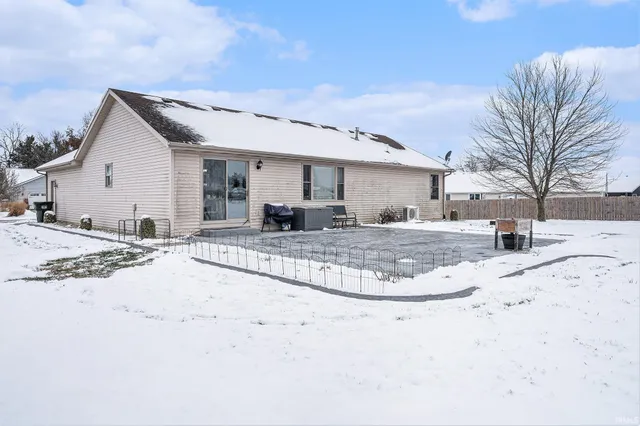 $348,500 | 11905 Sandbrooke Drive, Millersburg, IN 46543