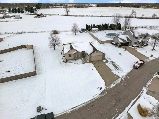 $348,500 | 11905 Sandbrooke Drive, Millersburg, IN 46543