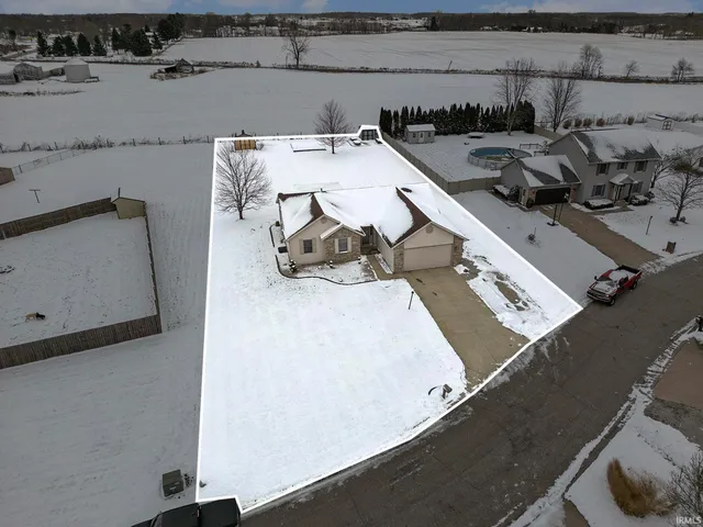 $348,500 | 11905 Sandbrooke Drive, Millersburg, IN 46543