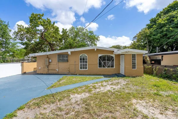 $3,100 | 6321 Northwest 20th Avenue, Miami, FL 33147