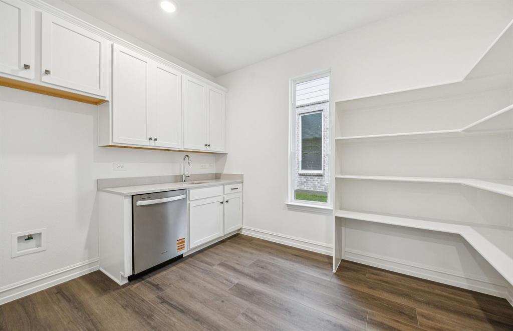 11140 Roxburgh Road Fort Worth, TX 76052 - Photo 15 of 23 *Floorplan representation, not actual home - Huge laundry room
