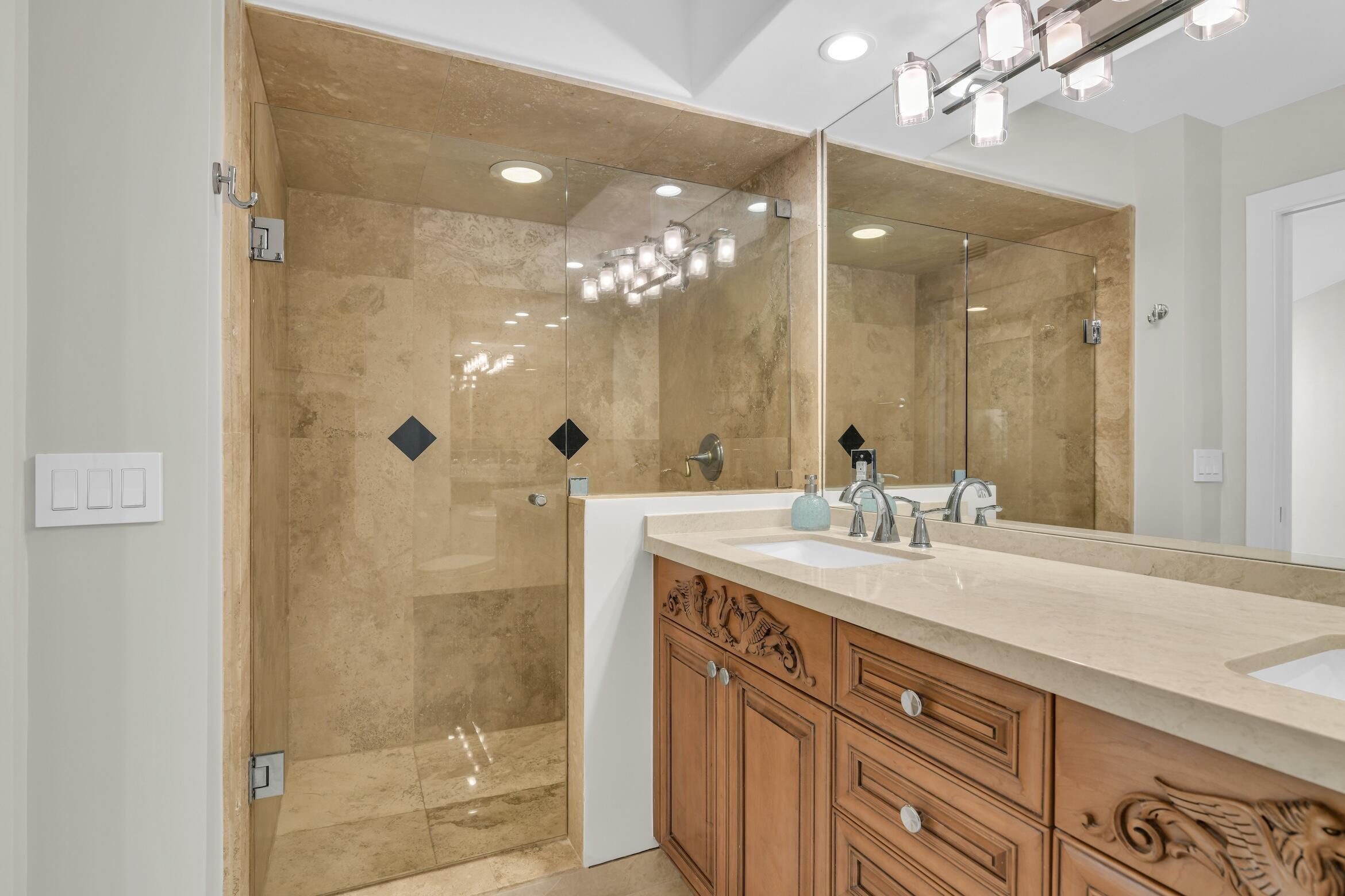 500 South Ocean Boulevard, Unit 1009 Boca Raton, FL 33432 - Photo 22 of 57 Primary Bathroom