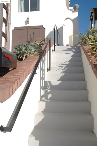 $3,500 | 838 Vermont Street, Oakland, CA 94610