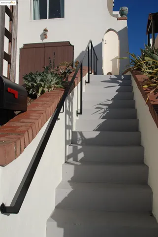 $3,500 | 838 Vermont Street, Oakland, CA 94610