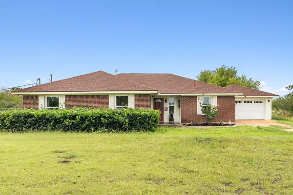 $3,000 | 2050 County Road 129, Taylor, TX 76574