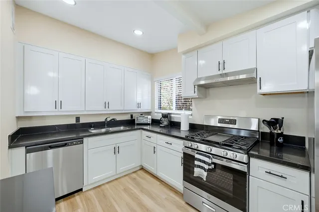 $938,888 | 6250 Coldwater Canyon Avenue, North Hollywood, CA 91606