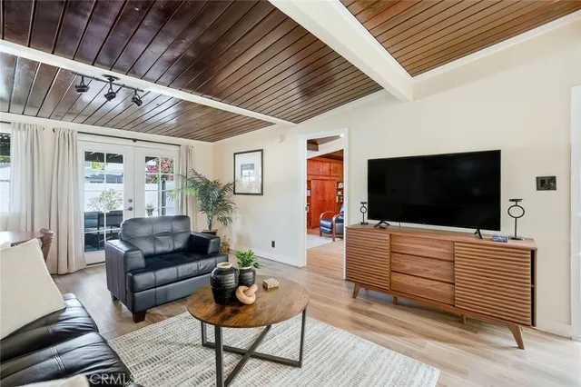 $938,888 | 6250 Coldwater Canyon Avenue, North Hollywood, CA 91606