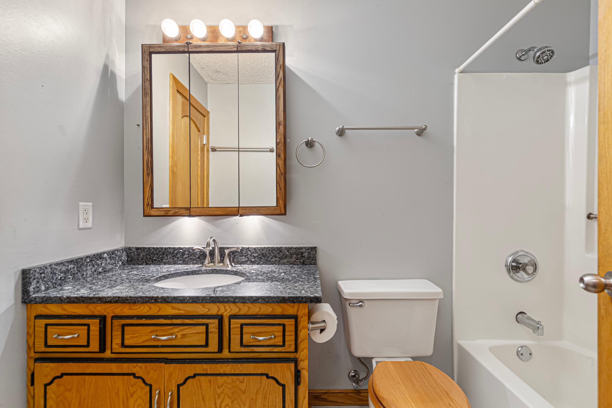 7250 Hunters Run Eden Prairie, MN 55346 - Photo 20 of 28 Gallery Image 20