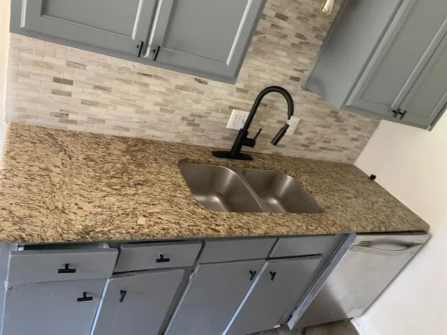 $999 | 5317 Junius Street, Unit 102, Dallas, TX 75214