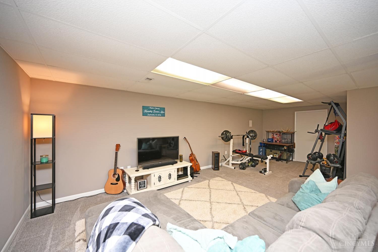 6521 Springdale Road Cincinnati, OH 45247 - Photo 21 of 40