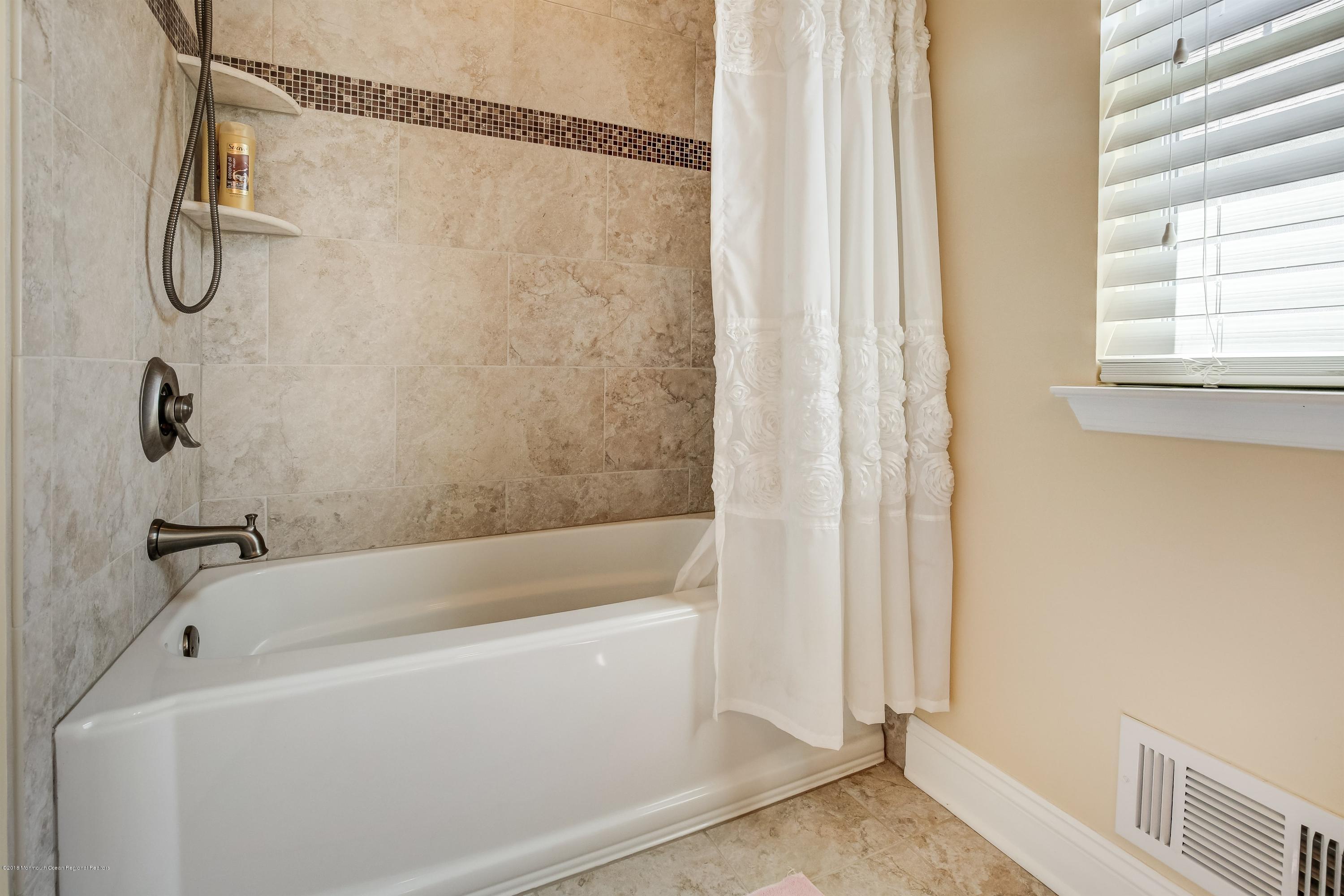 2 Morrisfield Pass Colts Neck, NJ 07722 - Photo 22 of 31 022_Bathroom