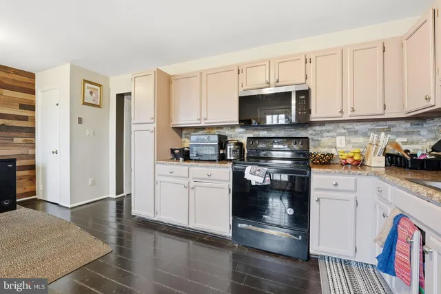 $450,000 | 8514 Charnwood Court, Manassas, VA 20111