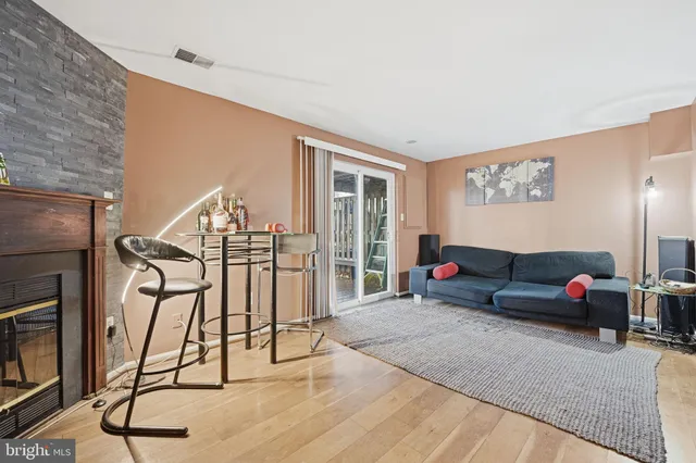 $450,000 | 8514 Charnwood Court, Manassas, VA 20111