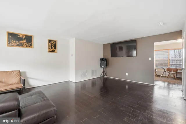 $450,000 | 8514 Charnwood Court, Manassas, VA 20111