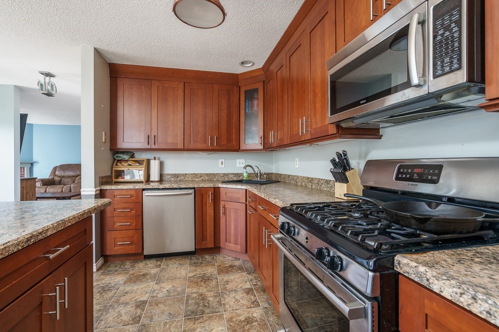 104 Johnson Road, Unit 1202 Chicopee, MA 01022 - Photo 11 of 30