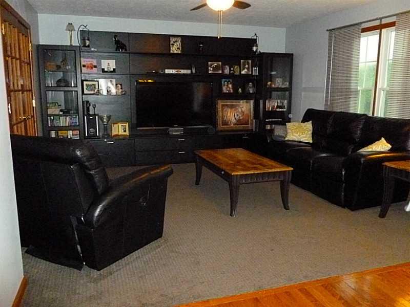 326 Snowden Road Hookstown, PA 15050 - Photo 5 of 24 Family Room.