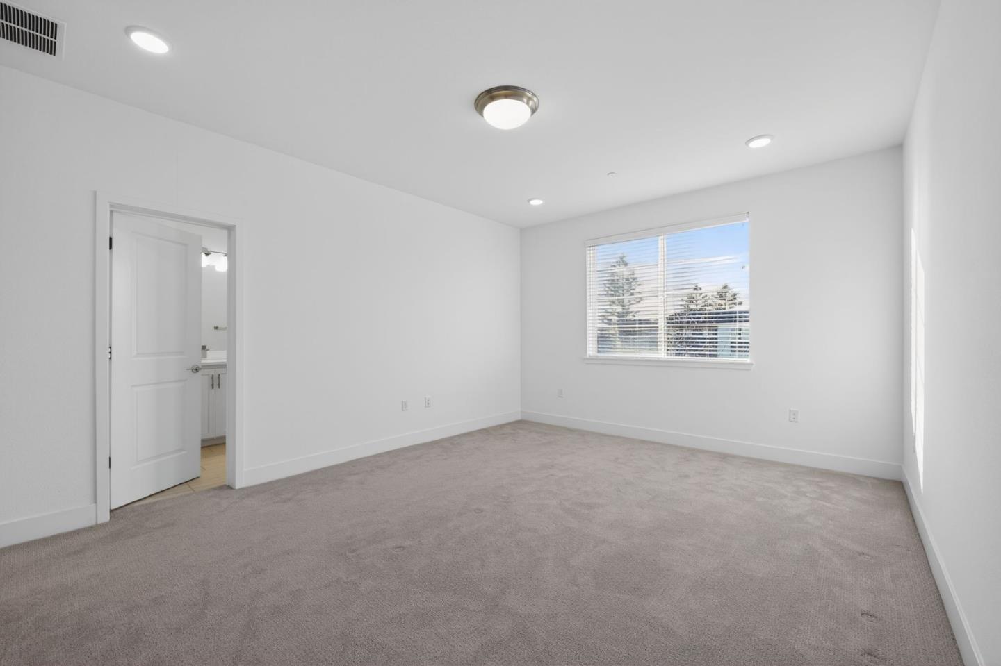 392 Line Street Hayward, CA 94544 - Photo 14 of 35