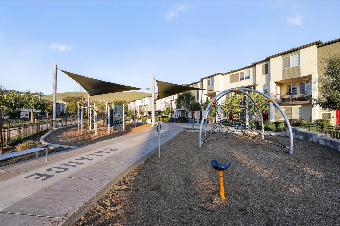 392 Line Street Hayward, CA 94544 - Photo 4 of 35