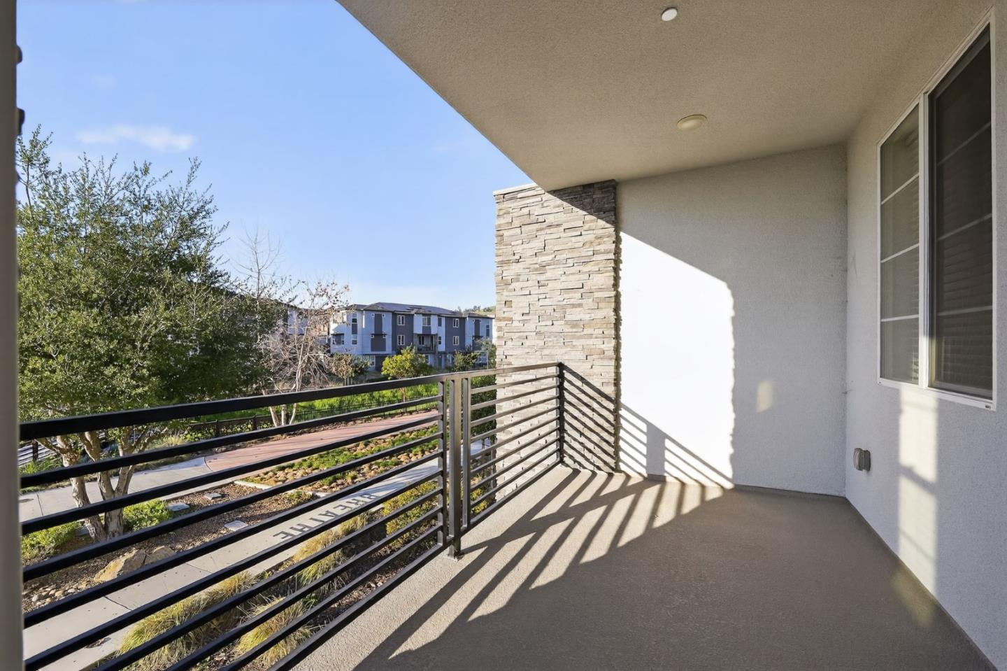 392 Line Street Hayward, CA 94544 - Photo 6 of 35