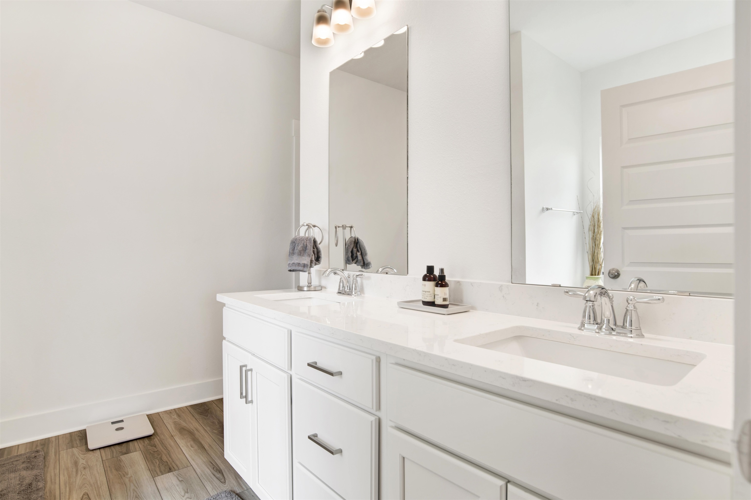 9894 Weller Cove Foley, AL 36535 - Photo 14 of 23 Bathroom