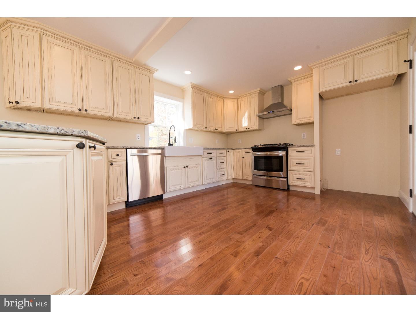 424 Colfax Road Havertown, PA 19083 - Photo 9 of 17
