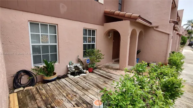 a house view with a outdoor space