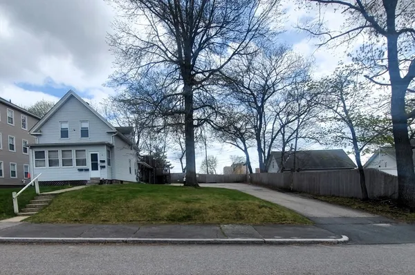 $899,900 | 6 Buffum Street, Worcester, MA 01603