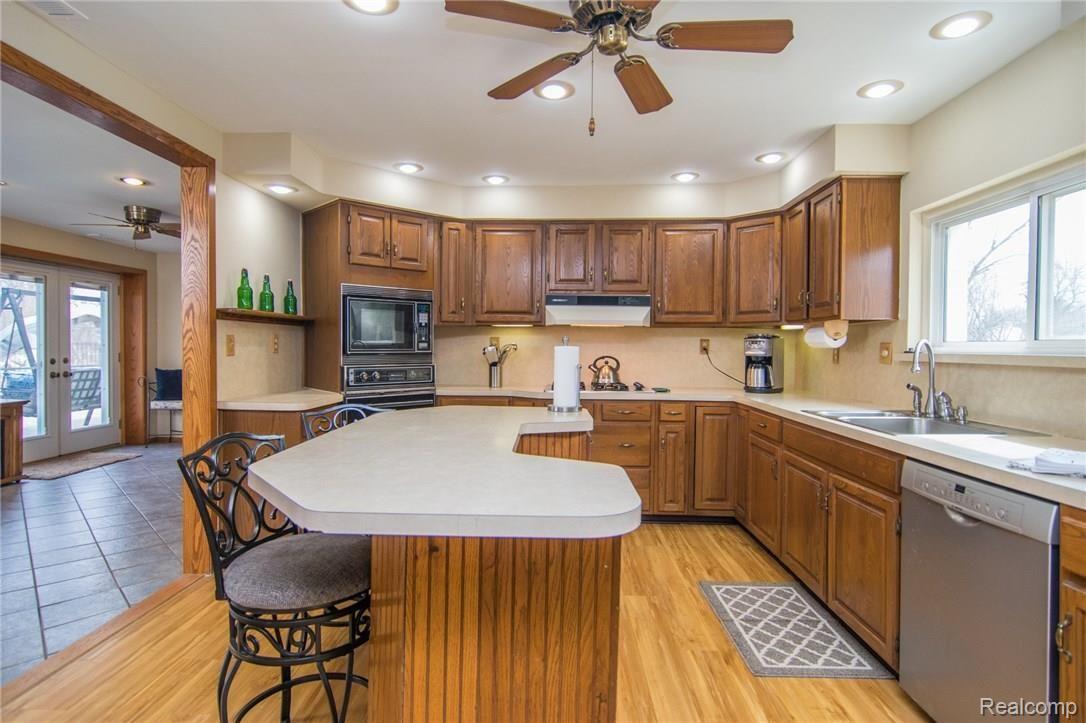 5628 John R Road Troy, MI 48085 - Photo 11 of 62 DSC_2728.jpg
