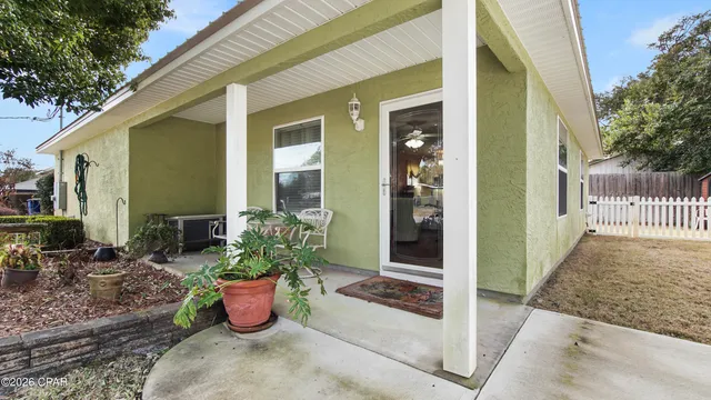 $2,000 | 1600 West 12th Street, Unit B, Panama City, FL 32401