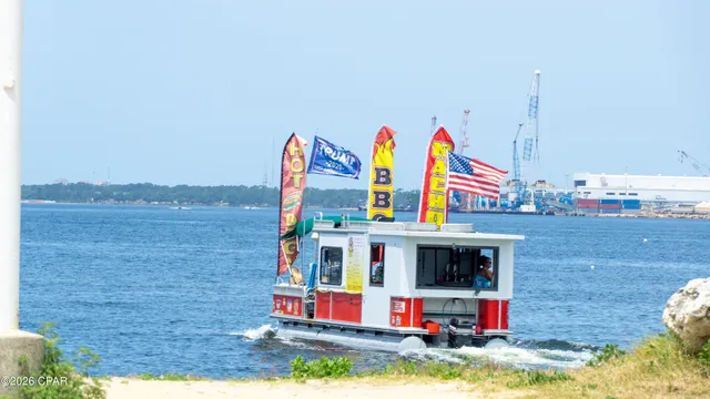 $2,000 | 1600 West 12th Street, Unit B, Panama City, FL 32401