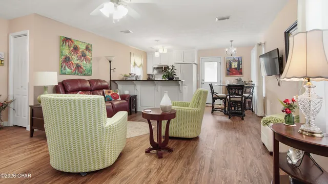 $2,000 | 1600 West 12th Street, Unit B, Panama City, FL 32401