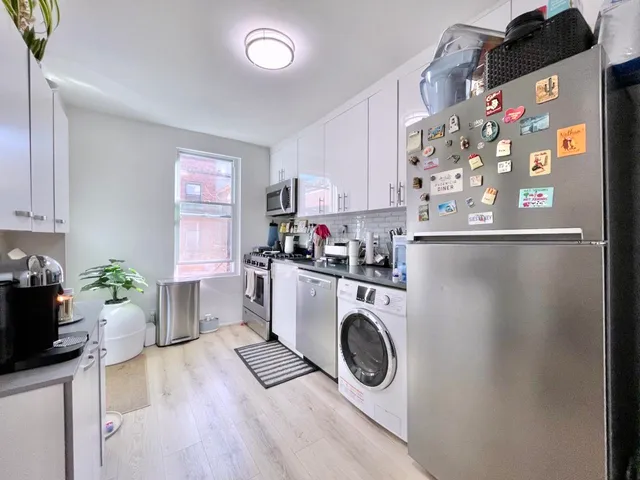 $2,400 | 379 Monmouth Street, Unit 1, Jersey City, NJ 07302