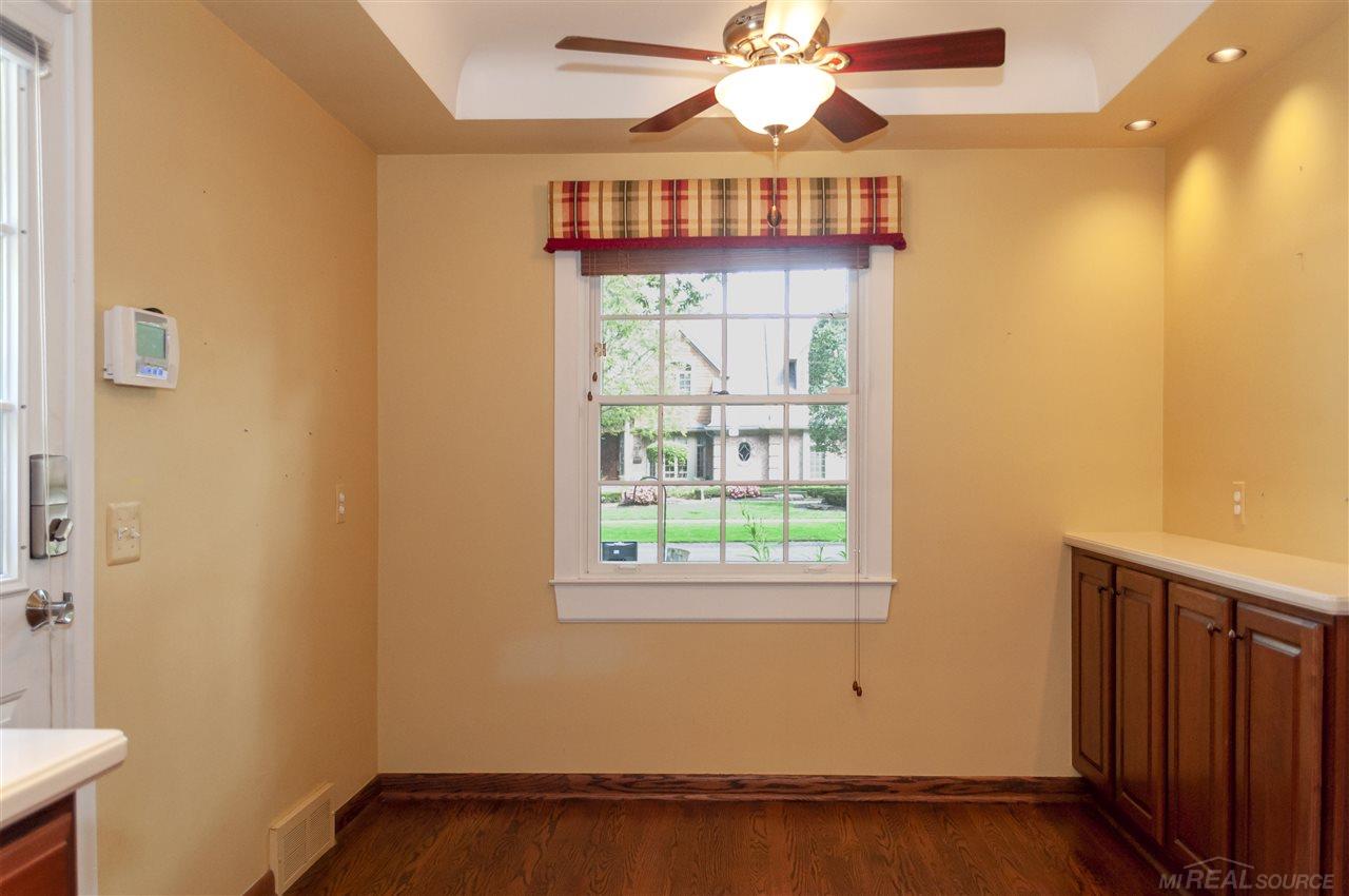 311 Lothrop Road Grosse Pointe, MI 48236 - Photo 16 of 41 50023070-15.JPG